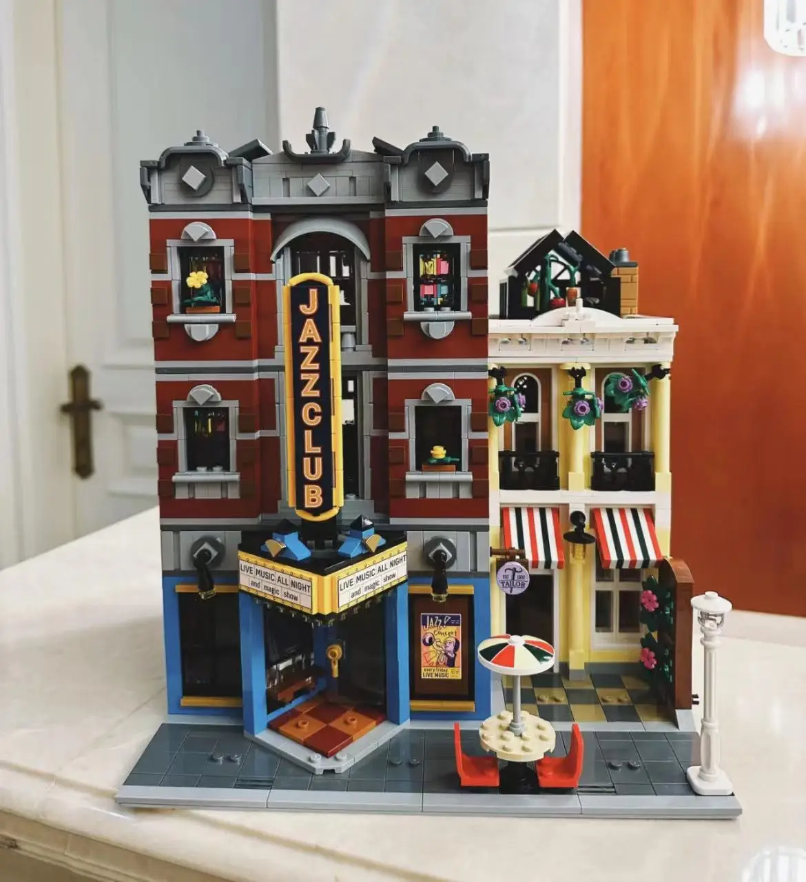 New Creating Jazz Club Expert Pizza Shop Model Modular House Building Blocks Compatible 10312 Street View Toys For Kids Adults