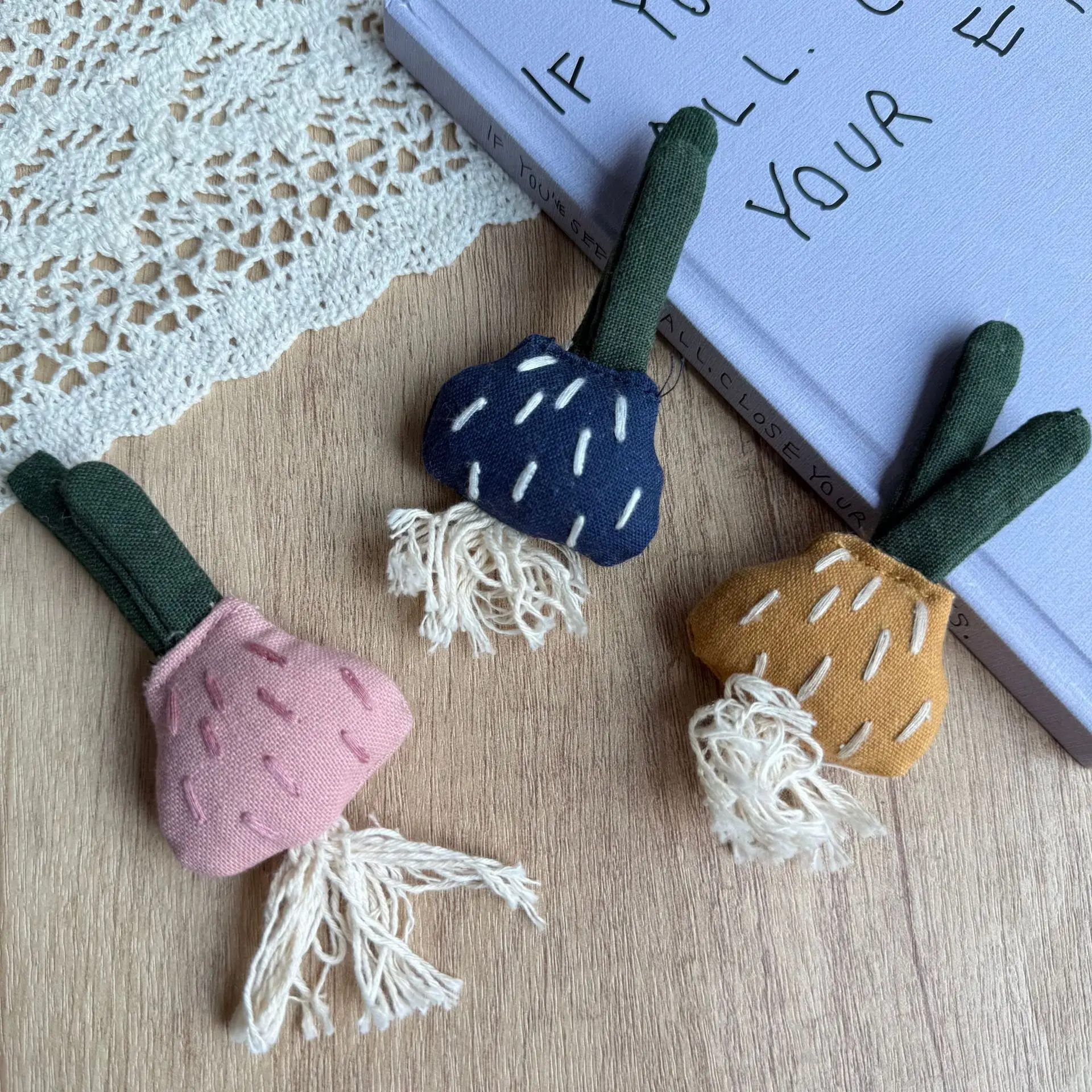 Soft Stuffed Fabric Mushroom Carrot Brooch Pin Handmade Forest for DIY Hat Scarf Bag Decoration Versatile High Quality