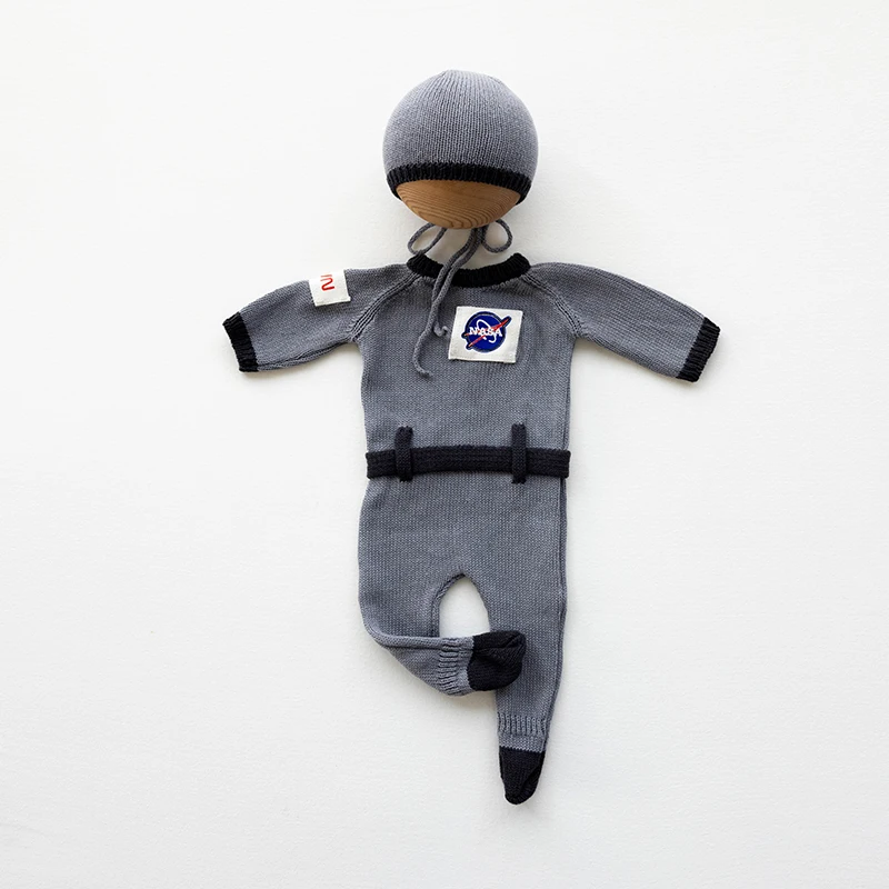 Newborn Photography Clothes Spaceman Themed Photography Outfit Knitted Hat Jumpsuit Set Rocket Astronaut Doll Photoshoot Props