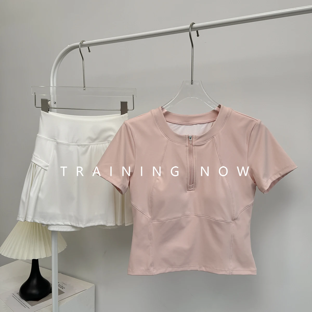 

Sports suit for women in summer with chest pad half zipper yoga suit short sleeves high waist slimming running fitness tennis