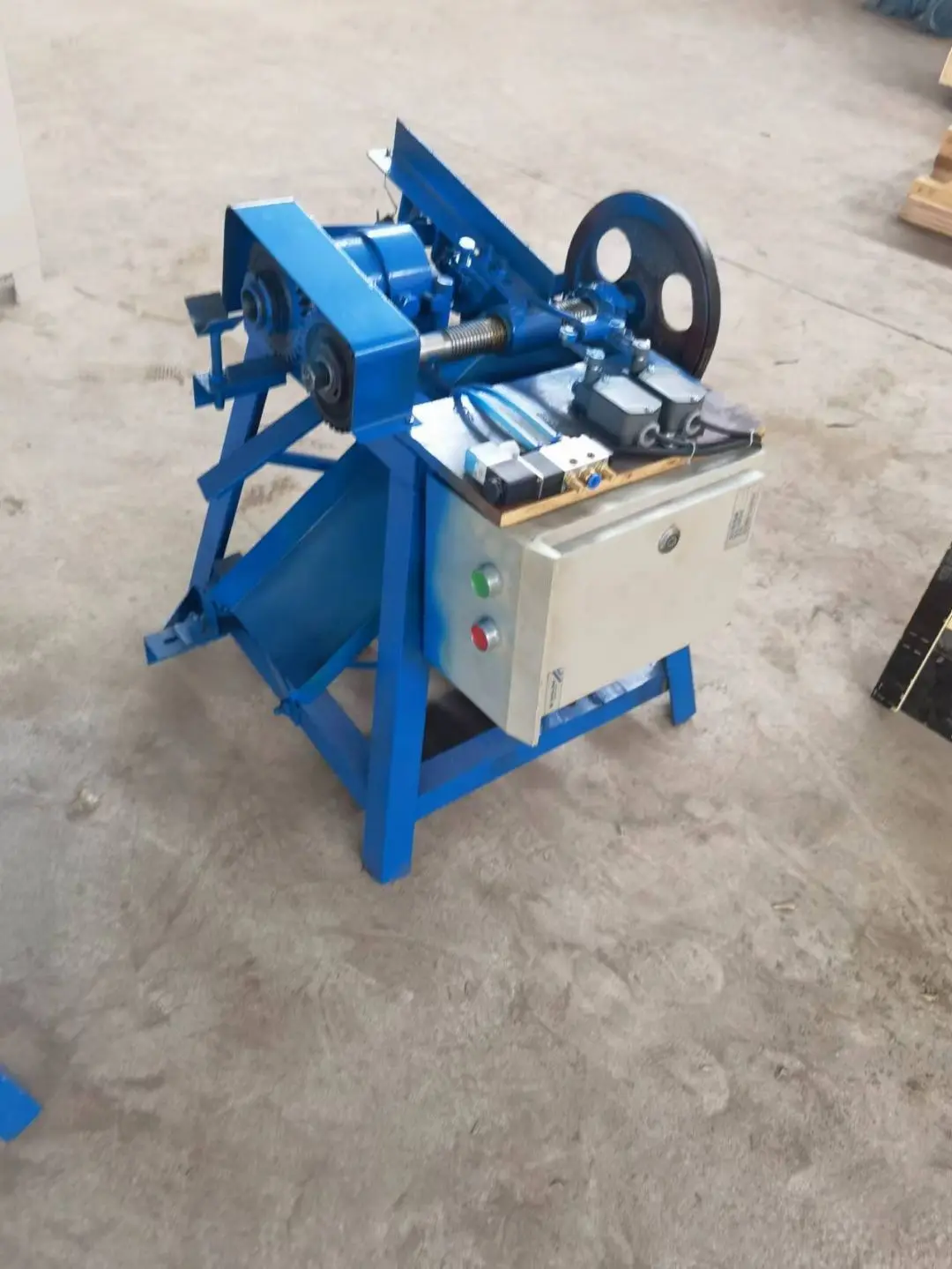 Wood Stick Threading Machine Thread Rolling Machine Taper Turning Tool for Broom Handle Mop Handle Wood Round Bar Threading