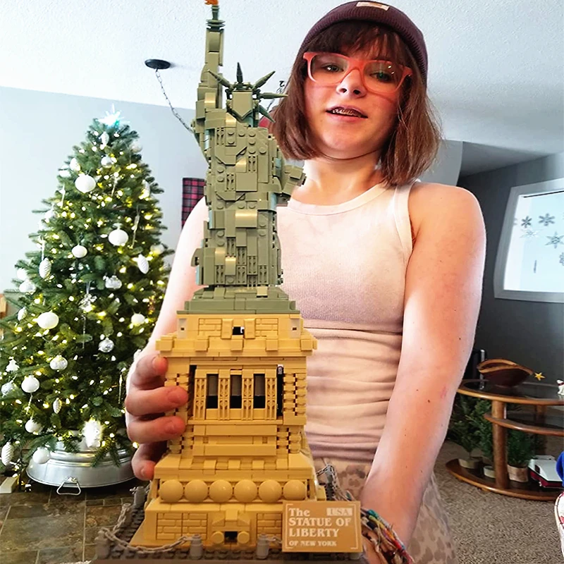 1685 Pieces Architecture Statue Of Liberty Large Collection Building Set Model Gift For Kids And Adults Compatible 21042