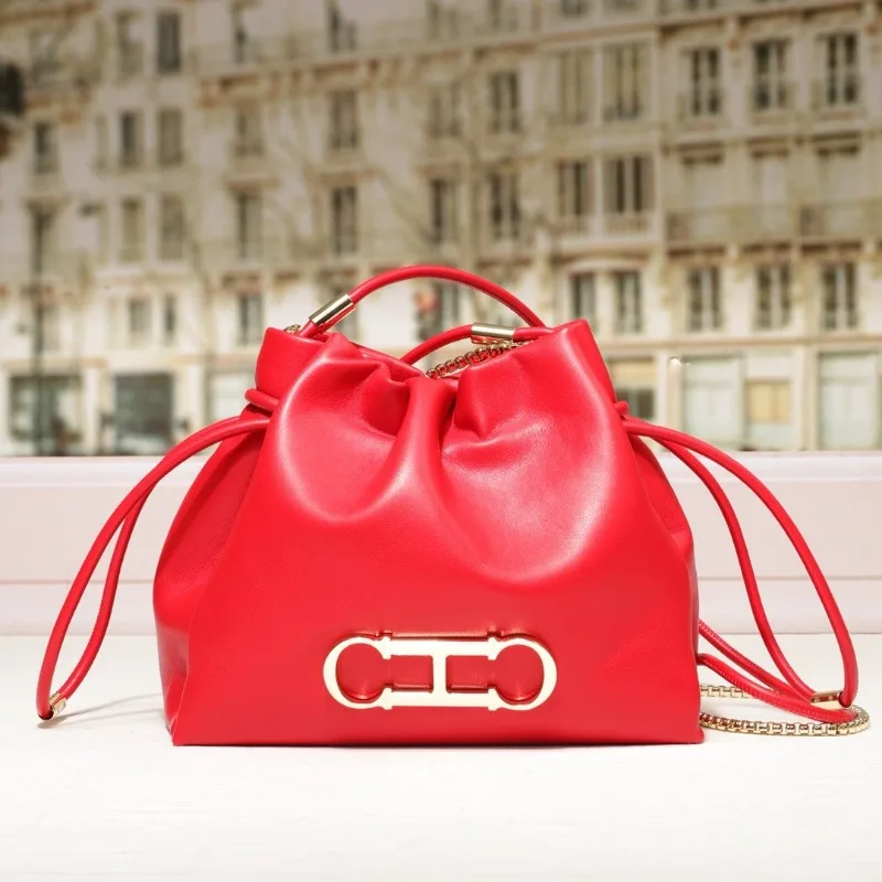 Modest Shoulder Bag Suitable for Commuting Work Travel High Quality PU Material Water Resistant Durable