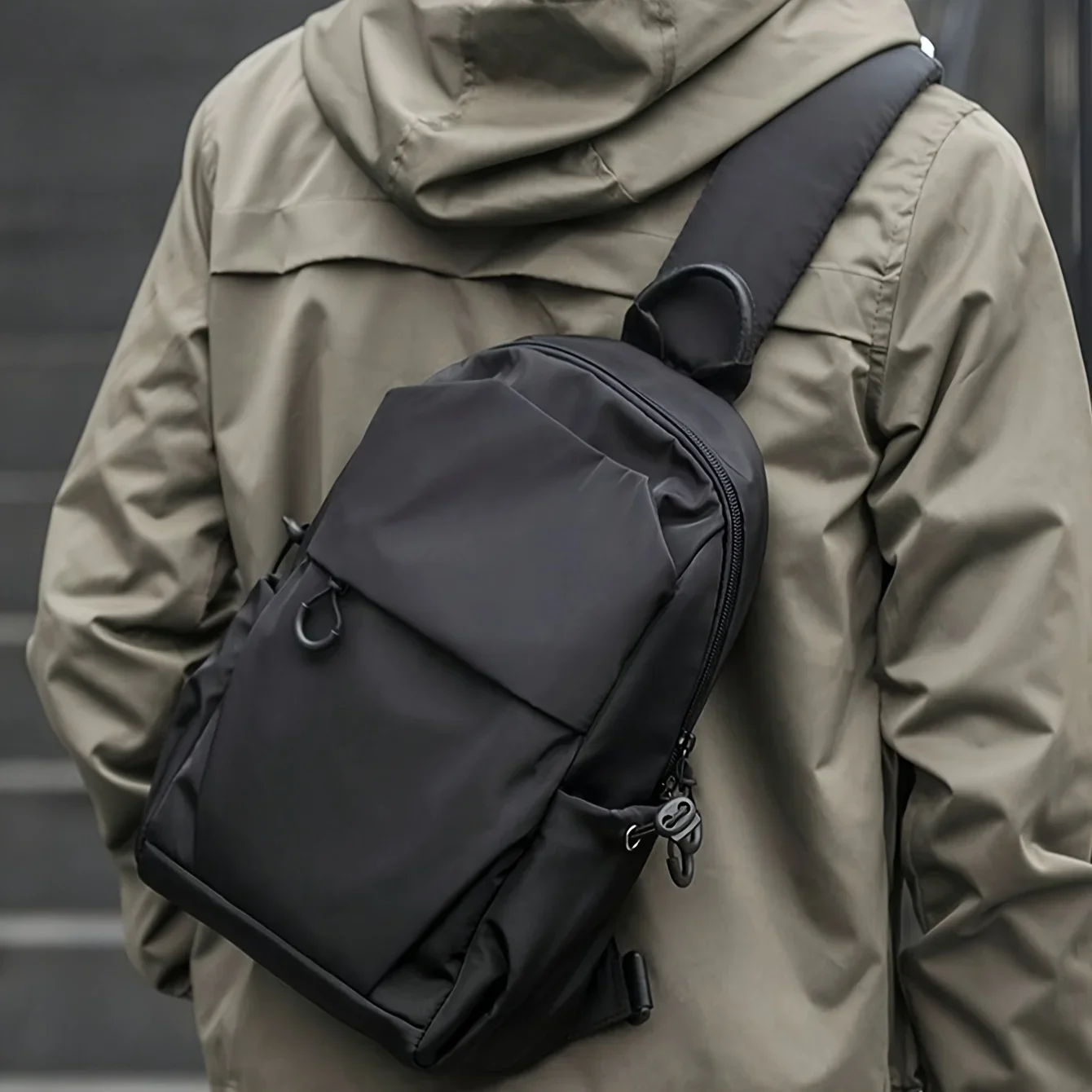 

Casual Outdoor Men Chest Sling Bag Women Waterproof Multilayer One Shoulder Small Backpack Mens Nylon Crossbody Bag Multi-Pocket