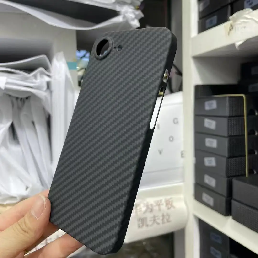Etui Magsafe na iPhone 16E z prawdziwego włókna węglowego aramidowego, magnetyczna tylna obudowa na iPhone 16e, luksusowe etui karbonowe — zdjęcie produktu 4