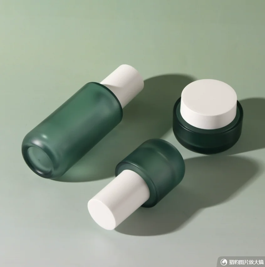 30ml-120ml 白色ガラスボトル 黒色ポンプ セラム/ローション/エマルジョン/ファンデーション/エッセンス 化粧水 スキンケア 化粧品包装