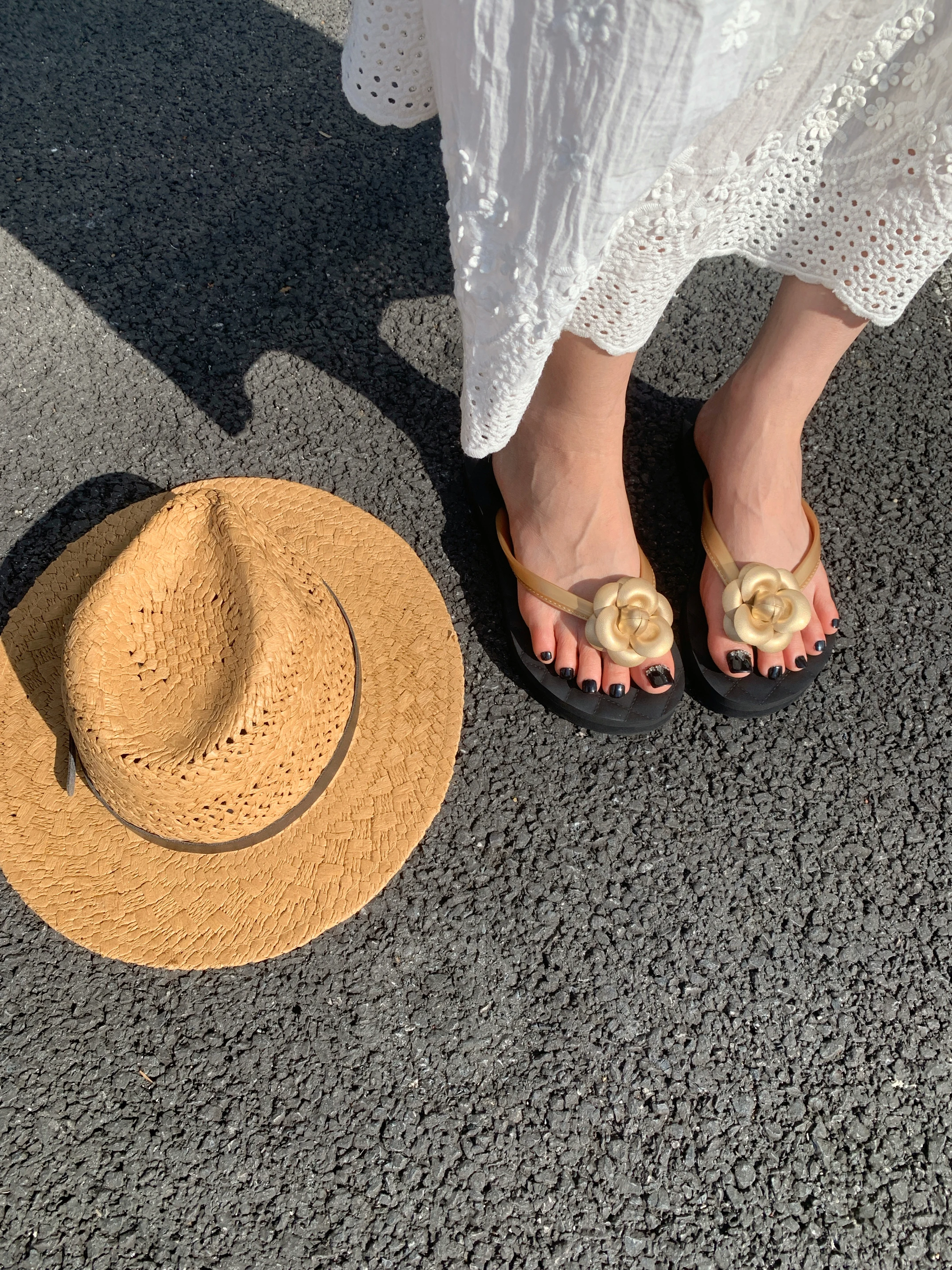 2025年夏-レディース-ハンドメイド-サンドイッチフラワー-厚底ヒール-カジュアルフットベッドスリッパ-中国工場生産-フラットラバー滑り止めビーチサンダル