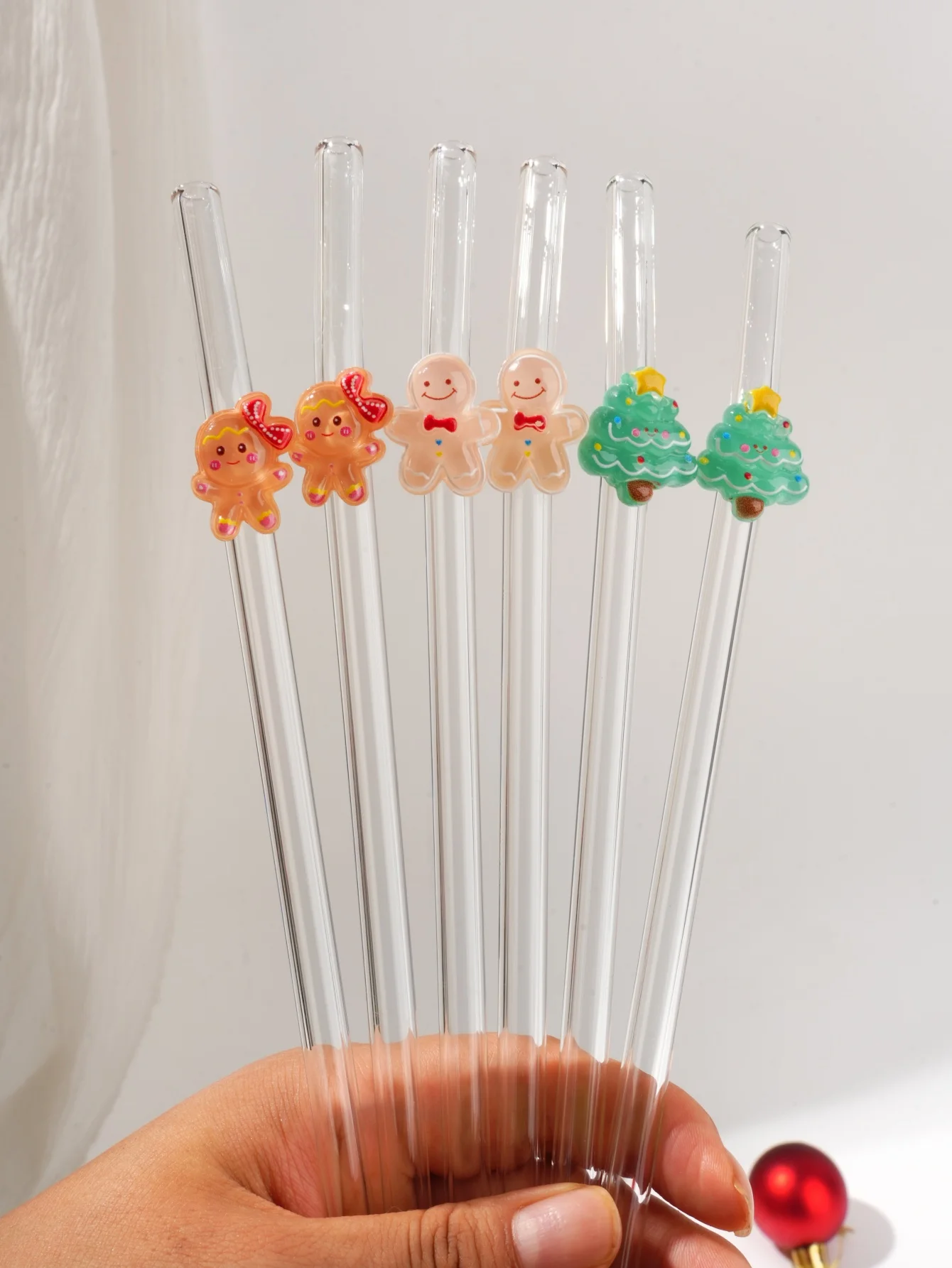 6PCS Clear Bent Glass Straw with Gingerbread Man Christmas Tree Decor, Reusable Drinking Straw for Hot Cold Juice Milk Tea