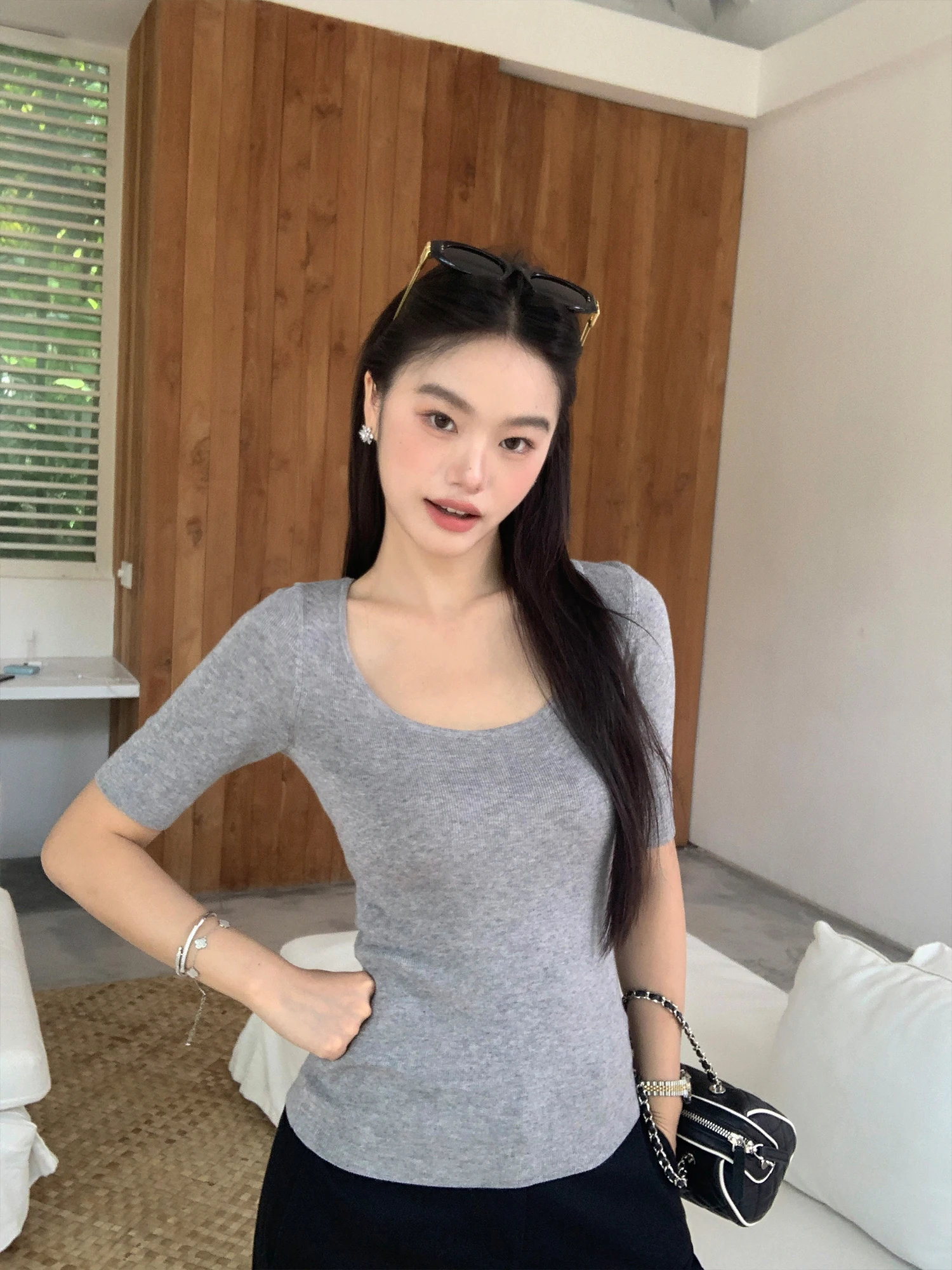

Pusumede Gentle Wind Lightweight Knitted Top Women's Slim Fit U-Neck Half Sleeve T-Shirt Soft Style Regular Length Summer Fas...