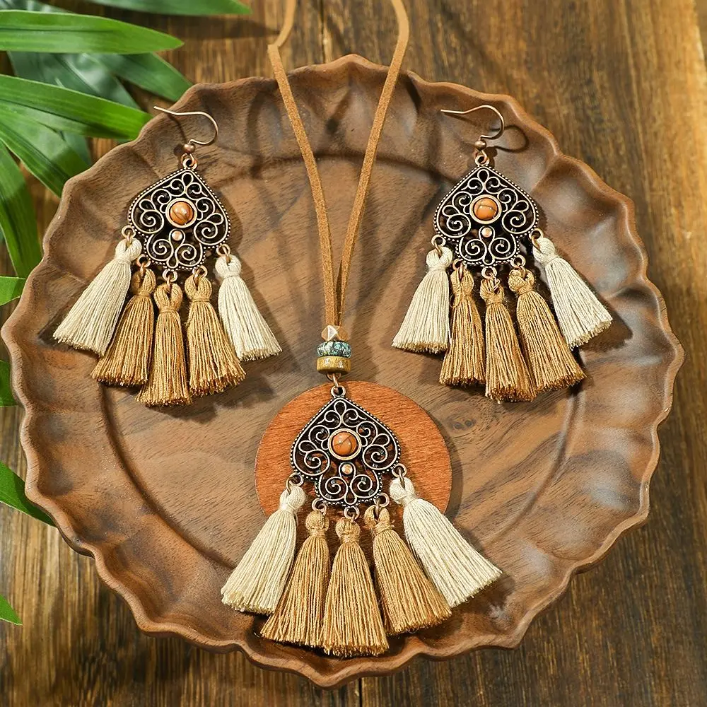 Alloy Geometric Jewelry Set Vintage Distressed Finish Wood Sweater Chain Retro Style Geometric Shape Women Pendant