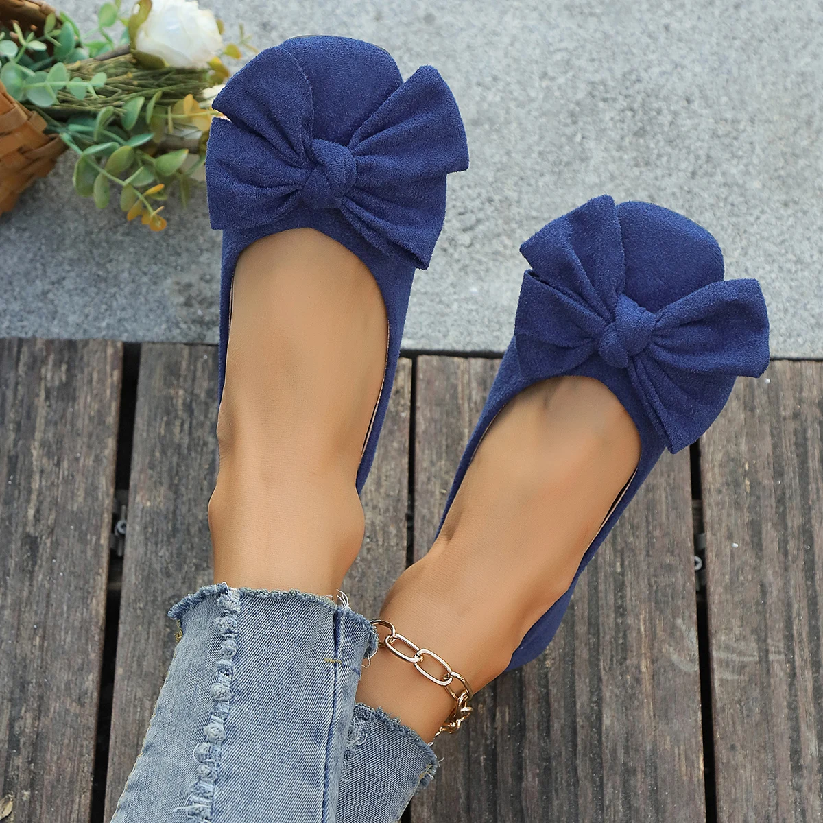 フレンチスタイルのスクエアトゥエレガントなレディースフラットシューズ、リボン装飾のエレガントなローカットスリッポンシューズ