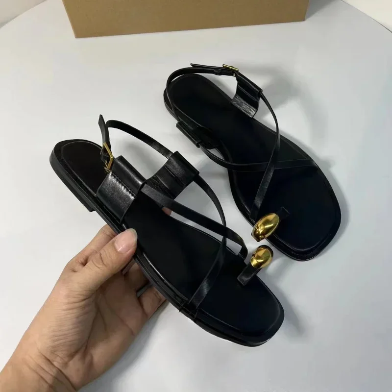 2024 Summer Flat Sandals for Woman Fashion Metal Decoration Ladies Footwear Breathable Cross Strap Casual Clip Toe Beach Shoes