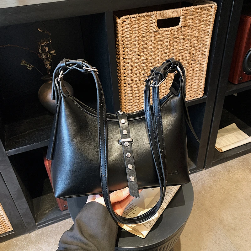 

Luxury Underarm Bags For Women 2026 Spring French Style Shoulder Bag Women Casual Satchel Adjustable Straps Handbag Armpit Purse