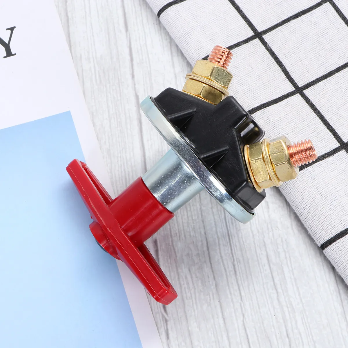 

200A Professional Disconnector Isolator Power Cut Off Switch for Automotive Marine Off Road Vehicles 12V to 60V Sturdy