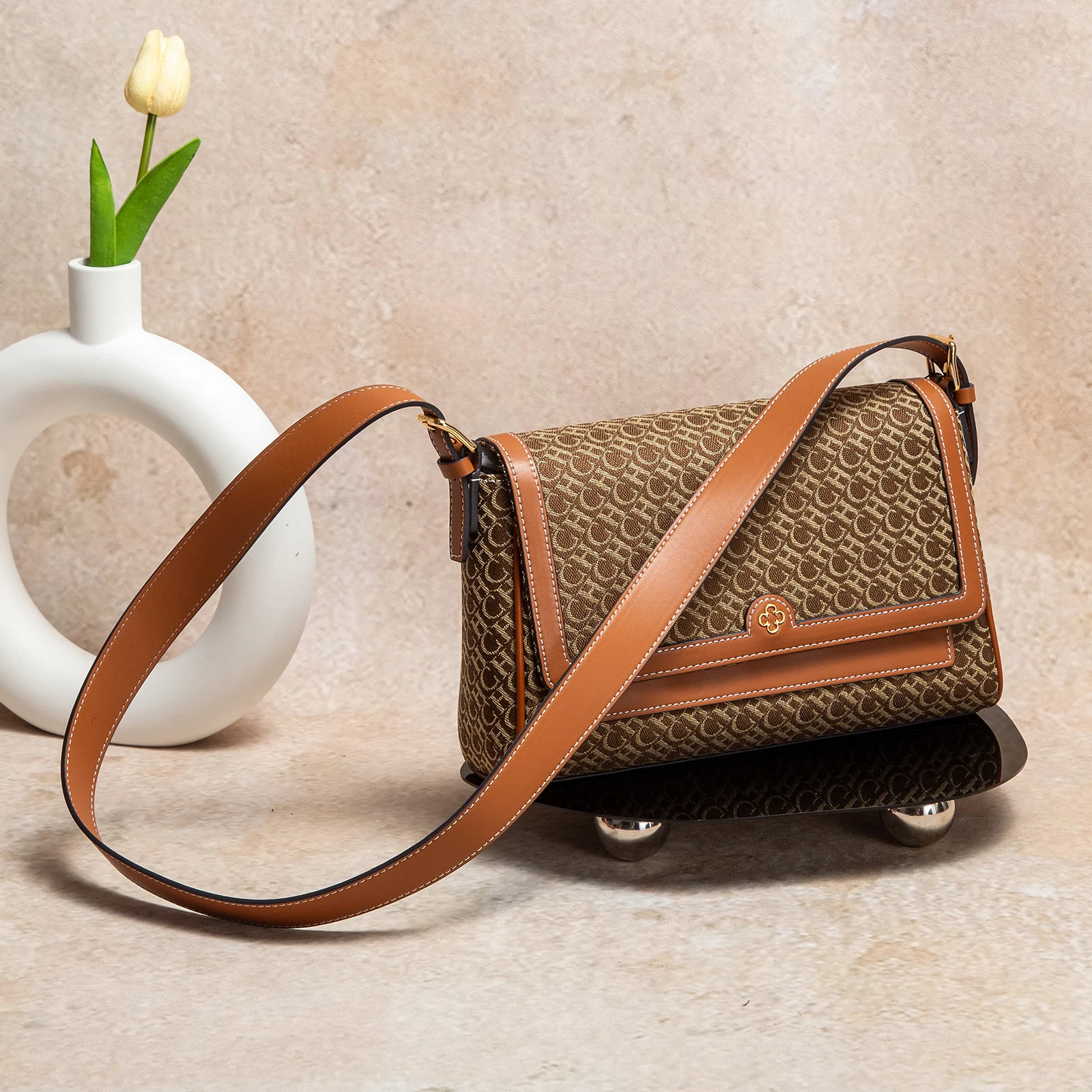 

CHCH Women's Handbag New Cow Leather Splicing Design Women's Flip Underarm Bag High Quality Women's Commuter Business Bag Wallet