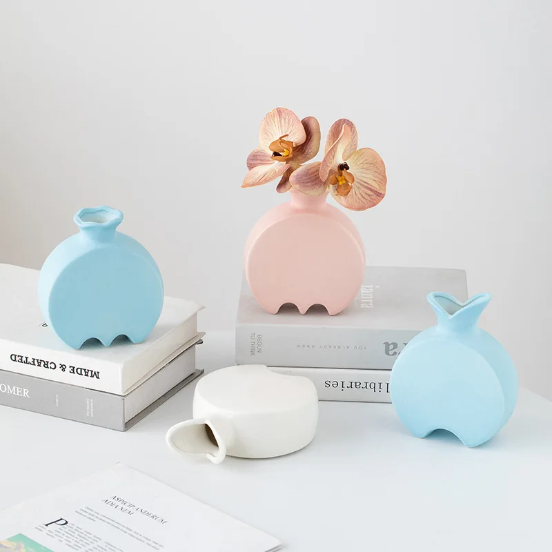 Curved Ceramic Mini Vase, Small Hydroponic Flower Pot for Dry Fresh Flower Entryway Minimalist Tabletop Home Decor Ornament