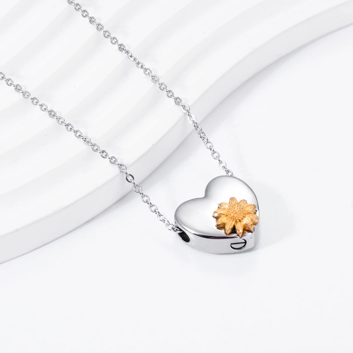 Stainless Steel Cremation Jewelry for Ashes Memorial Jewelry Daisy Sunflower Pendant Keepsake Urn Necklace Waterproof