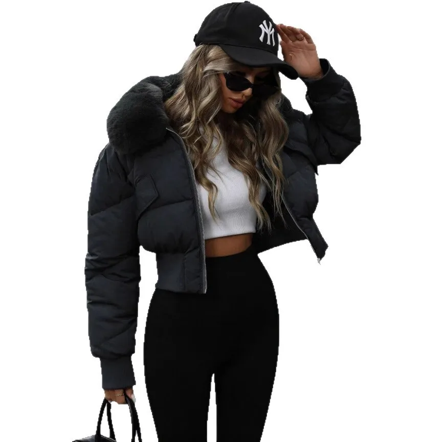 Damska krótka kurtka z odpinanym futrzanym kołnierzem, styl hot girl, płaszcz bawełniany na zimę 2025.