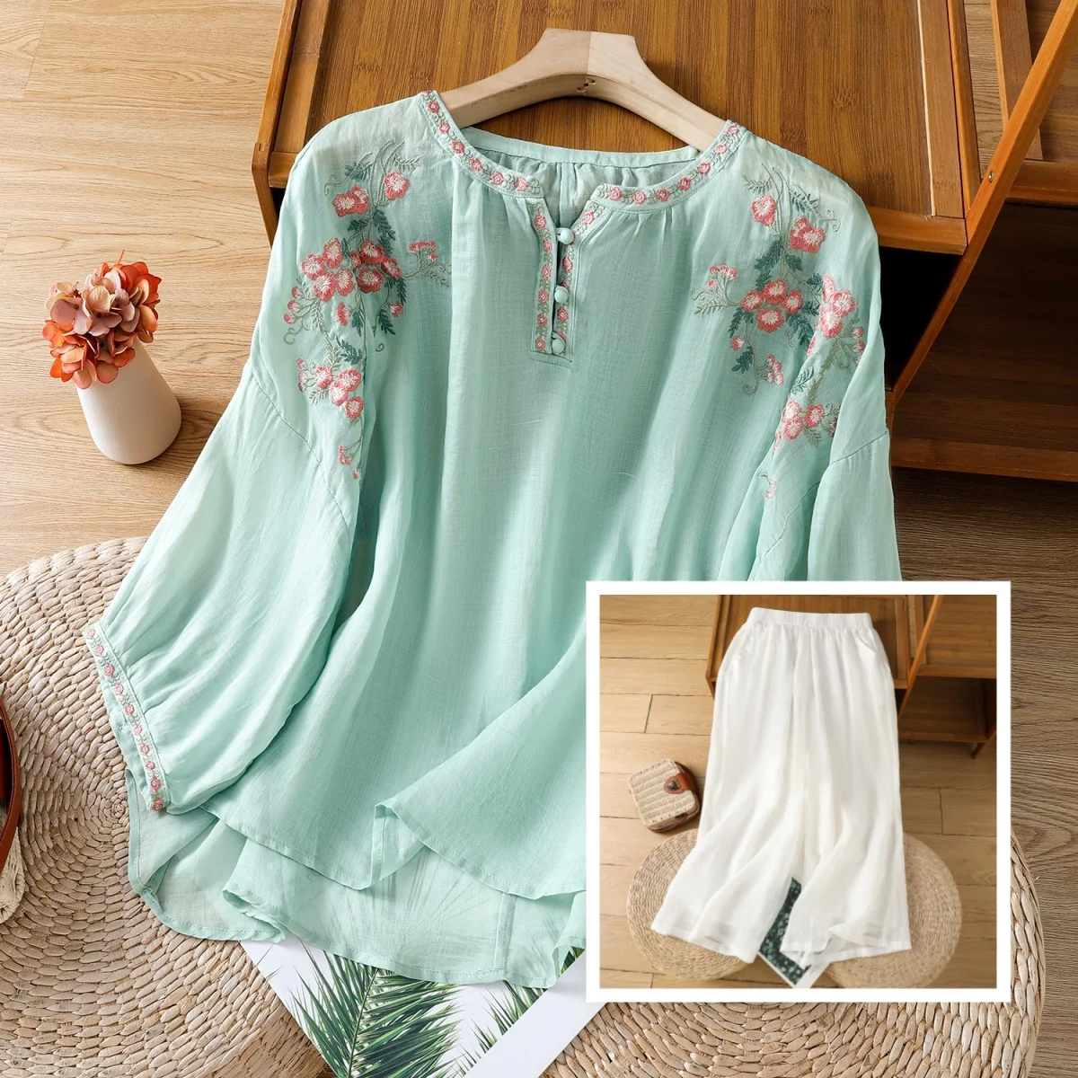 

Женский комплект больших размеров: молодежные, стройнящие, скрывающие недостатки фигуры, хлопково-льняные вышитые повседневные длинные брюки в китайском стиле. Новинка Весна-Лето.