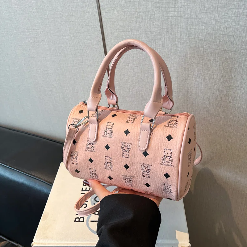 حقيبة وسادة مطبوعة لعام 2025، محفظة كتف متخصصة للنساء، حقيبة يد بمقبض علوي على الموضة، حقيبة بسيطة من النهار إلى الليل، حقيبة حبال مزخرفة #1