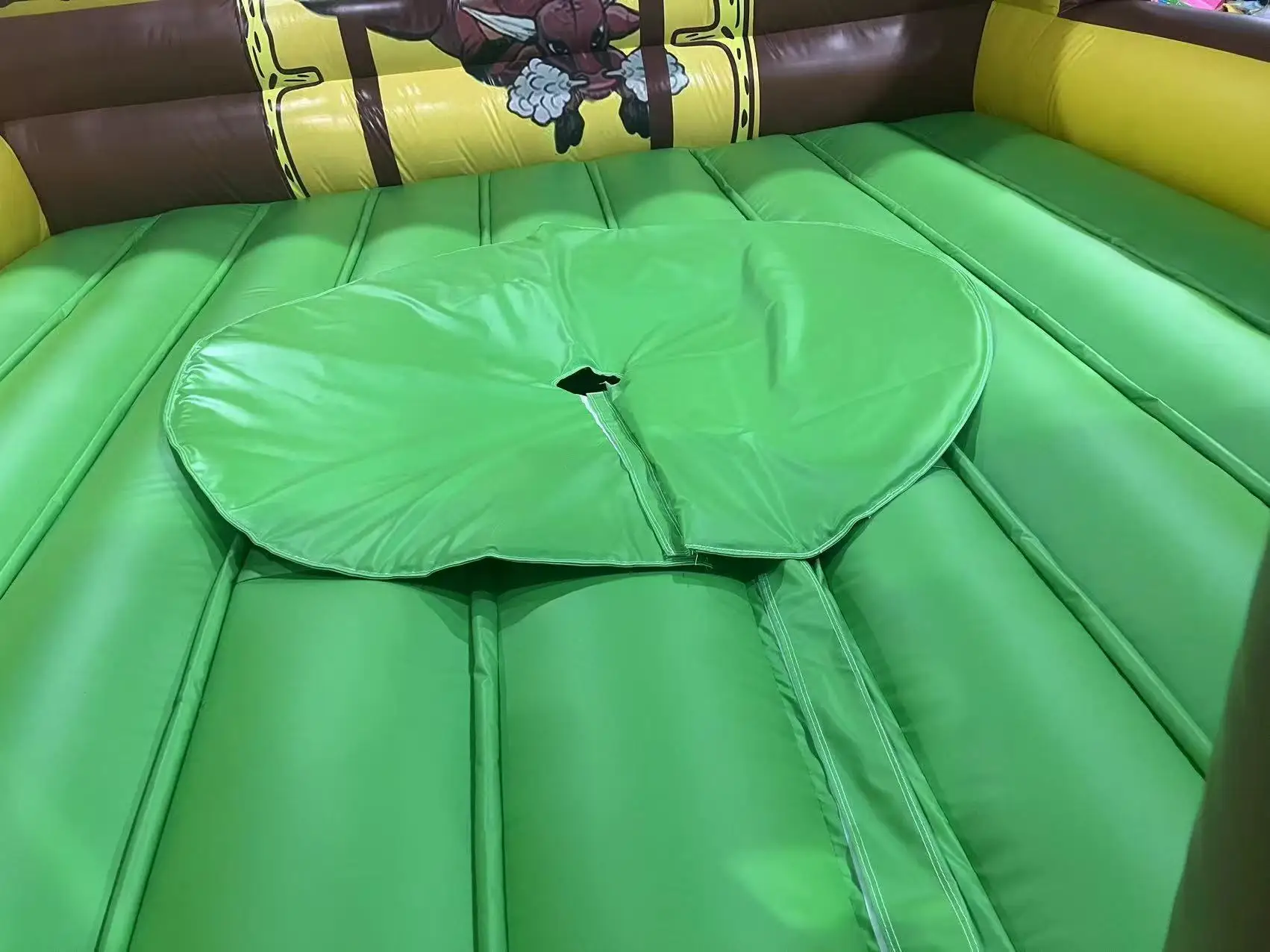 Durable Mechanical Bull Rodeo Inflatable Riding Machine For Thrilling Entertainment And Fun Activities