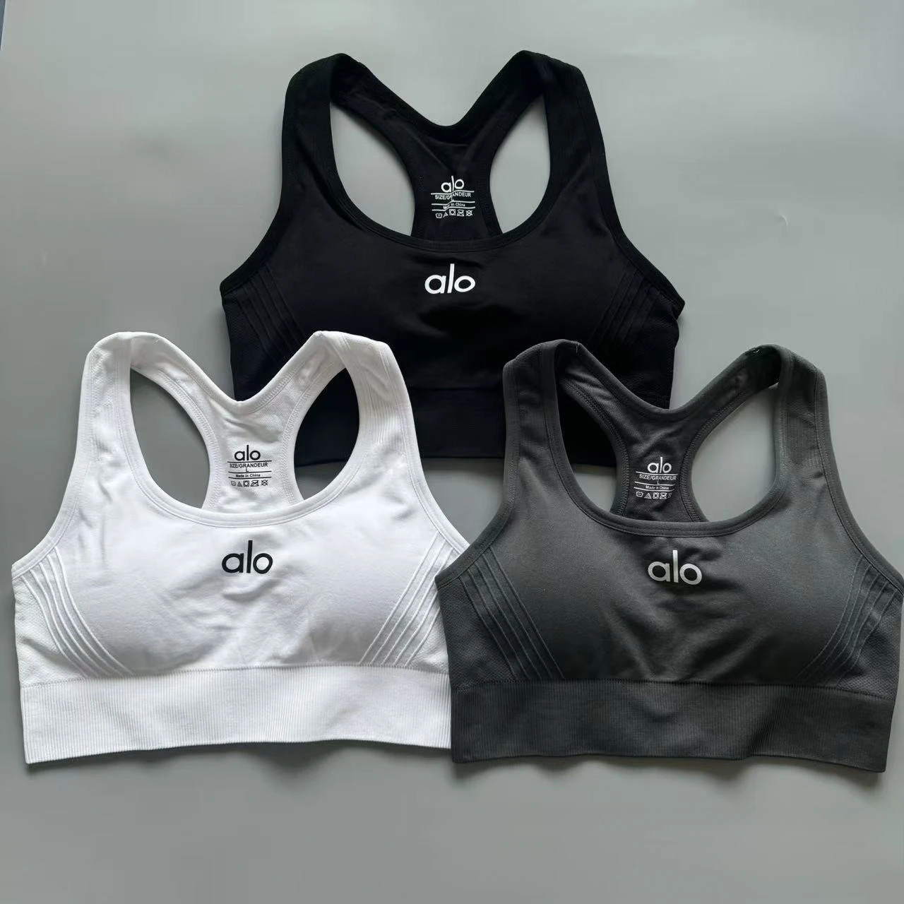 Alo Women Racerback Sports Bra Breathable Medium Support Yoga Bra Quick Dry Fitness Workout Running Gym Crop Top Activewear