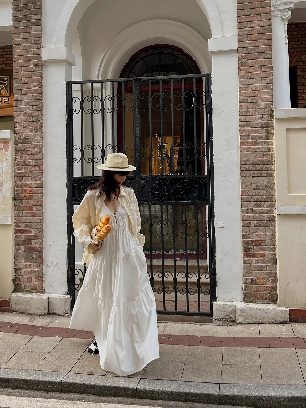 

Romantic White Deep V Ne Strap Dr Women's Loose Ele Long Dr MOEROP Summer Vaion Sle Street Loose Waist