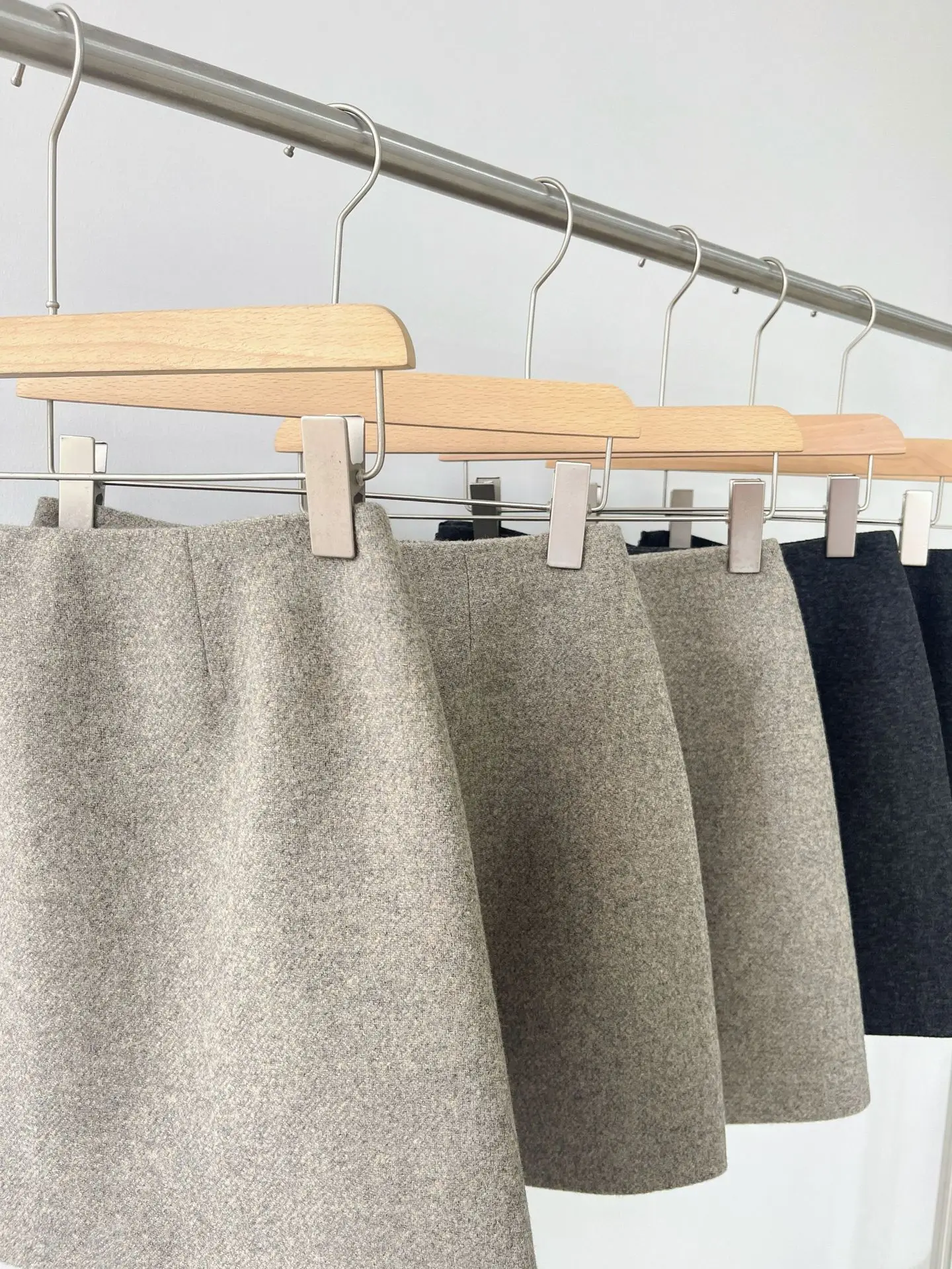 

​​2025 Women High Waist Skirt Solid Color A-Line Mini Skirt Slim Fit Stretchy Casual Office Elegant Short Skirt​​