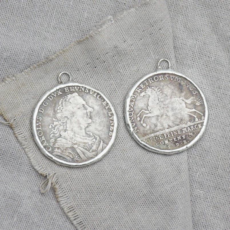 

Round Coin Shape Circle Animals Animal Horse Pendant Handmade Vintage Copper Antique Silver Plated Soldered Jewelry