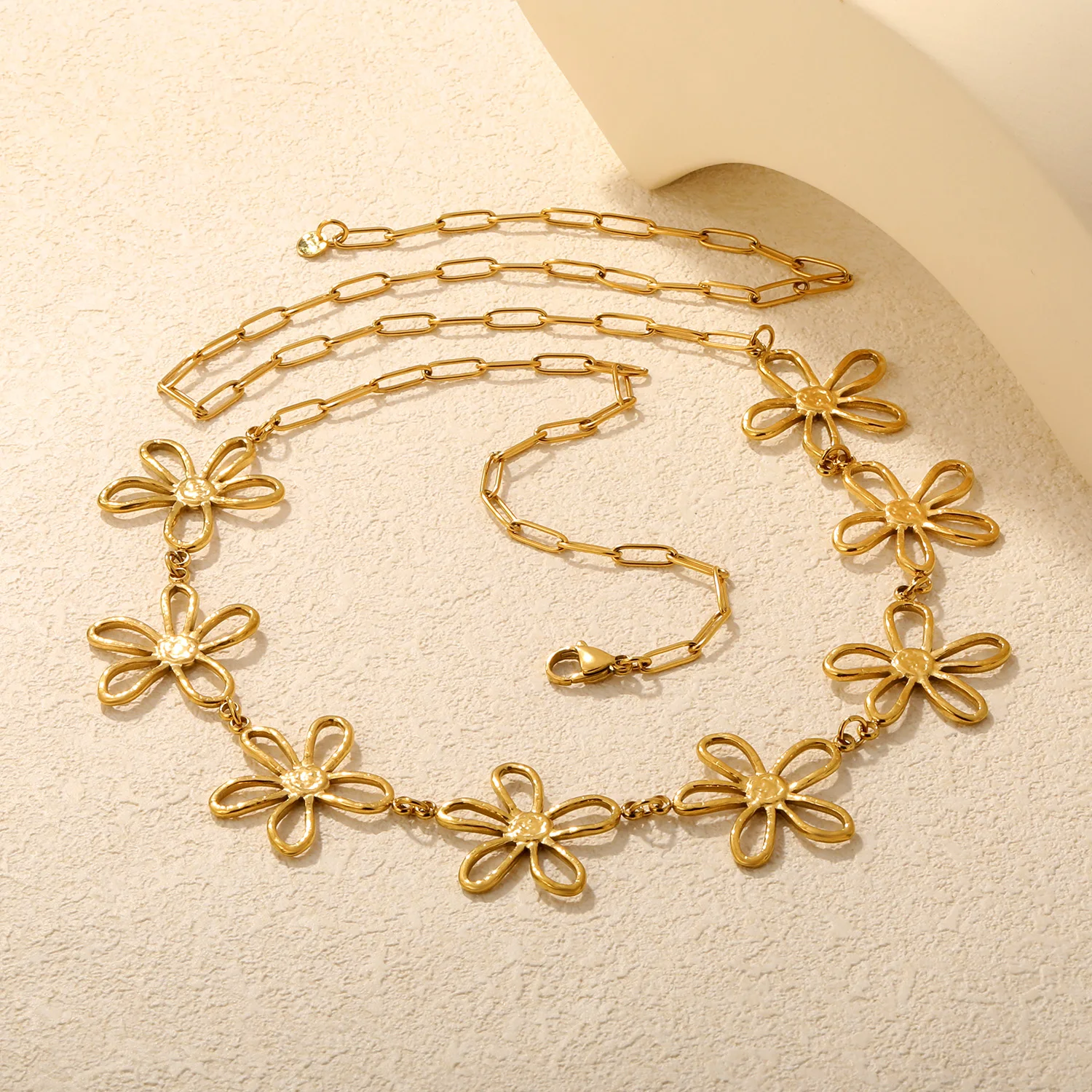 LUXUKISSKIDS フェアリーボヘミアフラワーチャーム - Body Jewelry Brands のレビューと価格
