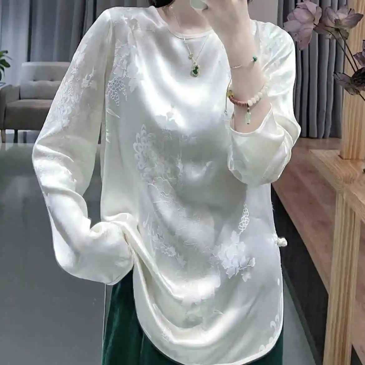 Ladies' Unique Carved texture Chinese Style Shirt For Spring And Autumn 2025 Paired With a Chinese Qipao Shirt For Interior Wear