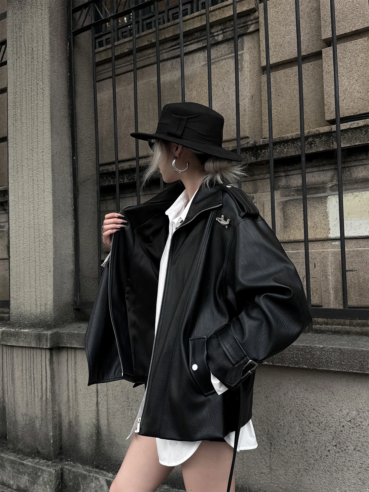 

PAPERLLL Cool Personali Irregular Flip Page Door Design PU Leather Jaet Women's Outerwear Faionable Commute Sle Long ...