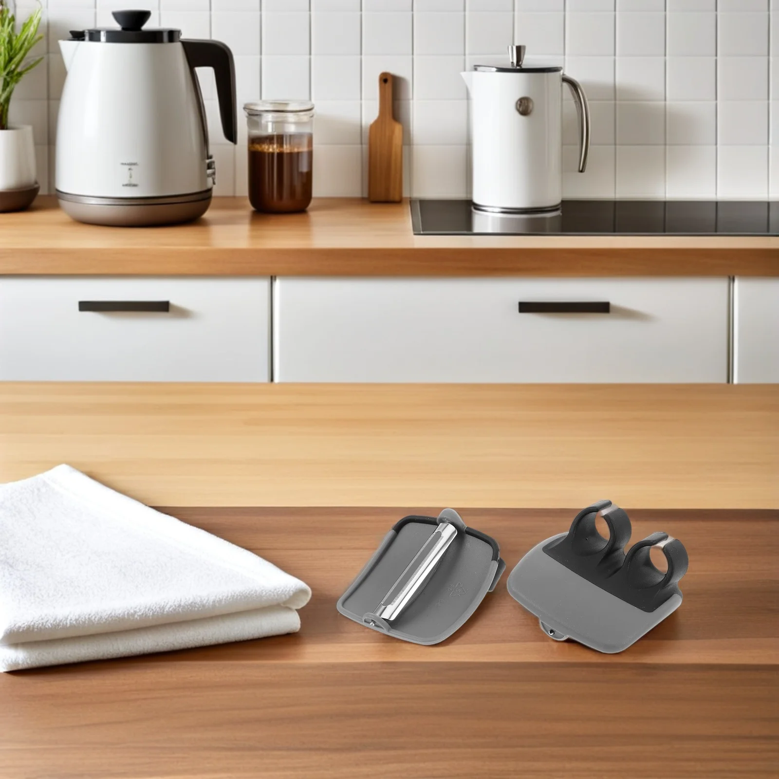 

4pcs Stainless Steel Peeler Ergonomic Non-Slip Handle For Fruits Vegetables Easy Peel Kitchen Gadget Palm Vegetable Peeler