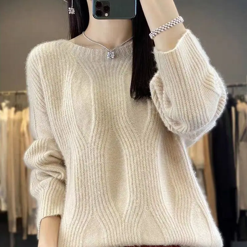 Korean Series Lazy Wind Simplicity Versatile Leisure Commute Sweet Warm Round Neck Loose Women\'s Sweater Autumn Winter 2024