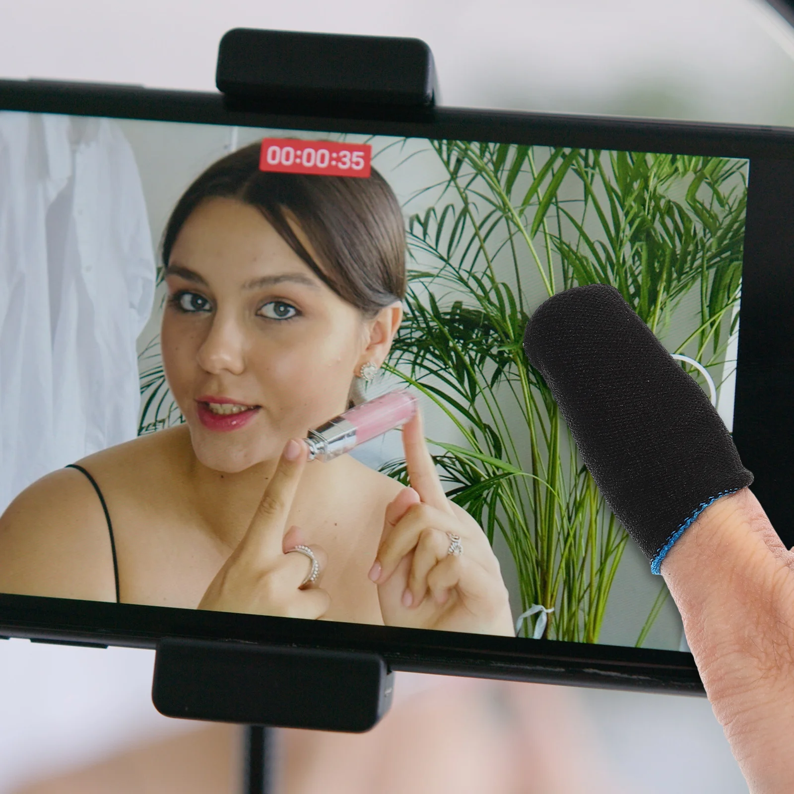 

10Pairs Touch Screen Finger Covers Universal Fit Gaming Finger Sleeve for Smartphones Smooth Operation No Tools Required