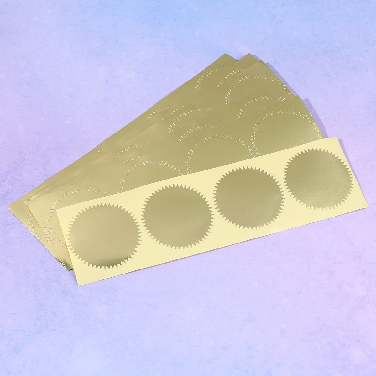 40Pcs Jagged Lace Sealing Stickers Round Shape Strong Adhesive DIY Labels for Notebook Calendar Crafts Christmas Gift Tags