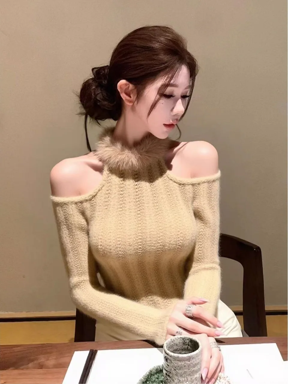 

Вязаный свитер во французском стиле с круглым вырезом и открытыми плечами, женская облегающая базовая рубашка с длинными рукавами из смесового хлопка, мягкая и удобная.