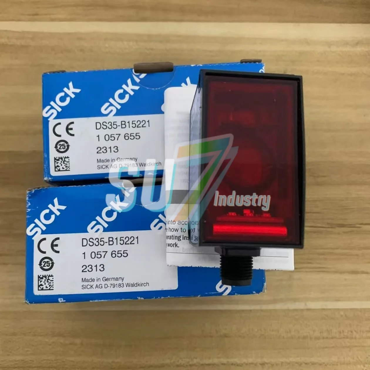 DS35-B15221 1057655 倉庫内新しい距離センサー