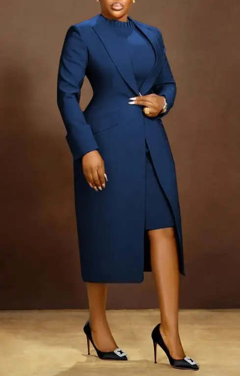 秋のレディースロングスーツジャケット（襟付き、ウエストシェイプ、スリット入り）、ラウンドネックノースリーブヒップハグニットワンピースセット