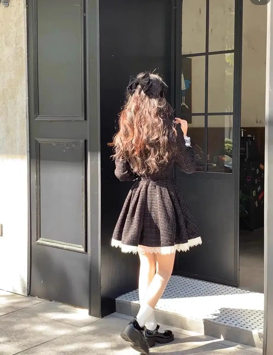 النسخة الكورية الجديدة من فستان Xiaoxiangfeng الأنيق والأنيق النحيف والنحيف، تنورة قصيرة وأكمام طويلة للنساء