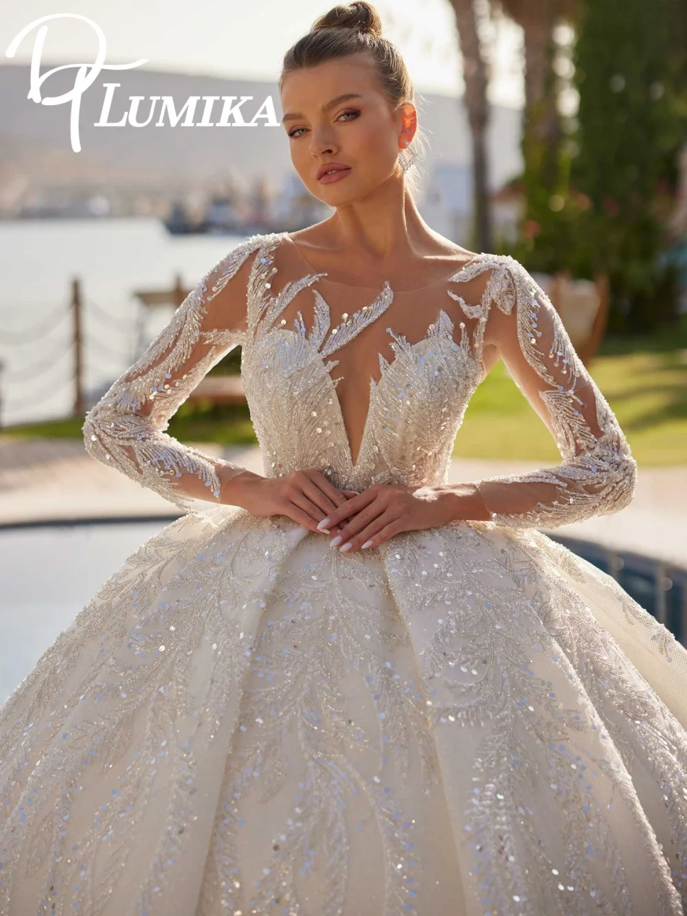 

Sexy Deep V-Neck Wedding Dress Romantic Beaded Bridal Gown Elegant Long-Sleeved Appliqued Floor-Length Wedding Gown Customized