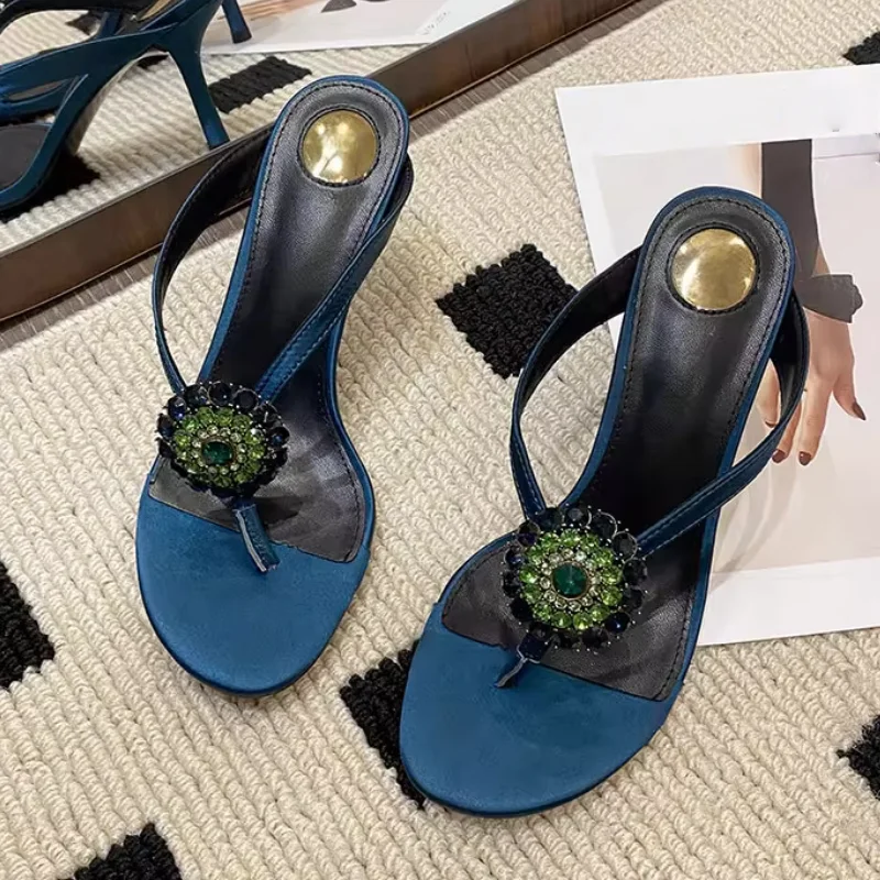 

Luxury Shiny Rhinestone Ladies High Heel Slippers Flip-Flops Round High Heels Sexy Open Heel Outdoor Beach Vacation Women‘s Shoe