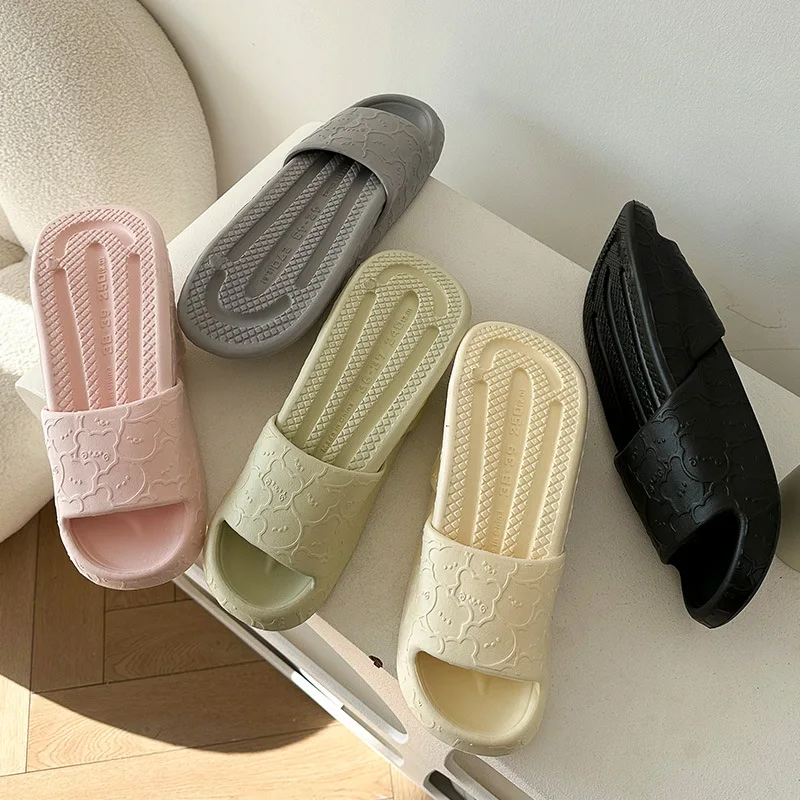 Sommer Frauen nach Hause Hausschuhe Plattform Anti rutsch bequeme Badezimmer Dusche Flip Flops im Freien Kawaii Bär Paar Hausschuhe Männer