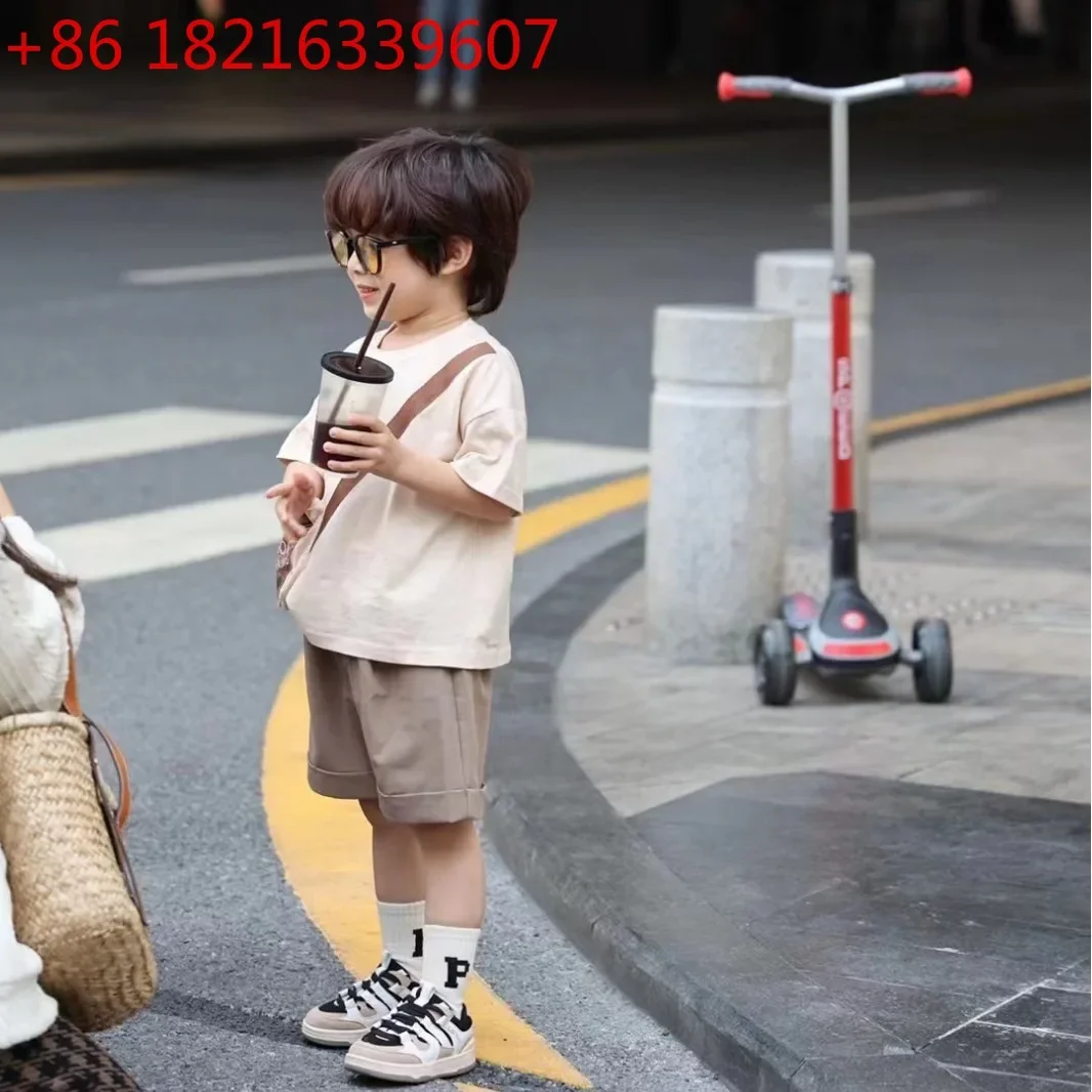 Children and adolescents folding aluminum alloy skateboard, adult pedal skateboard