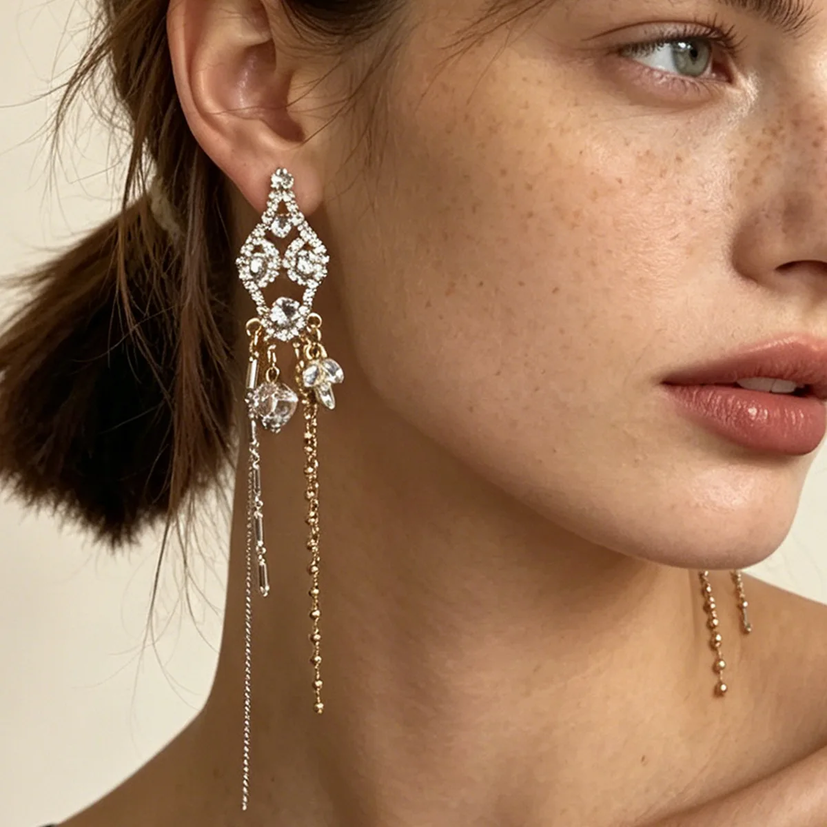 Elegant light luxury flash diamond personalized fashion fringed long earrings daily commuting dating versatile earrings