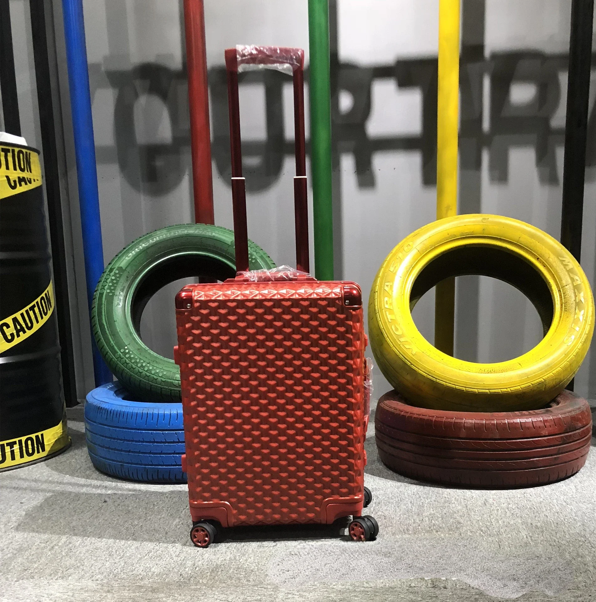 

Trolley Case Supports Customized Color Selection