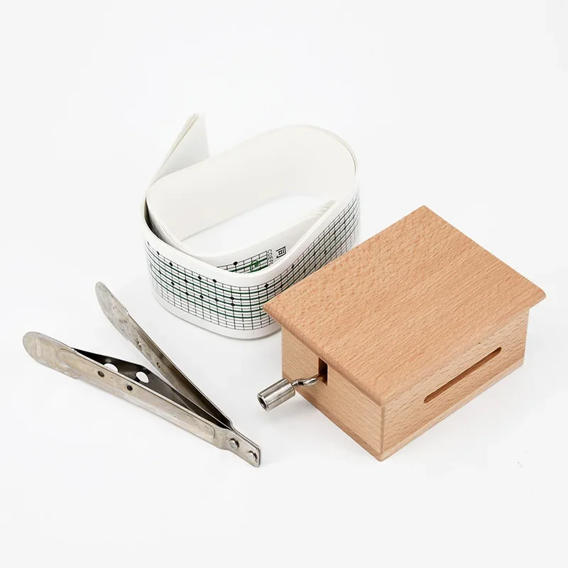 Present Music Box Wooden Hole Paper Tapes Hand-Cranked Music lovers 70 * 63 * 50mm Puncher Suitable High Quality