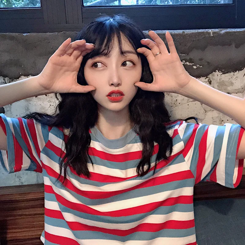 En 2025, le nouveau T-shirt à manches courtes Y2K Bug pour les hauts d'été pour femmes, un haut ajusté pour les femmes à porter dans la rue, est rétro