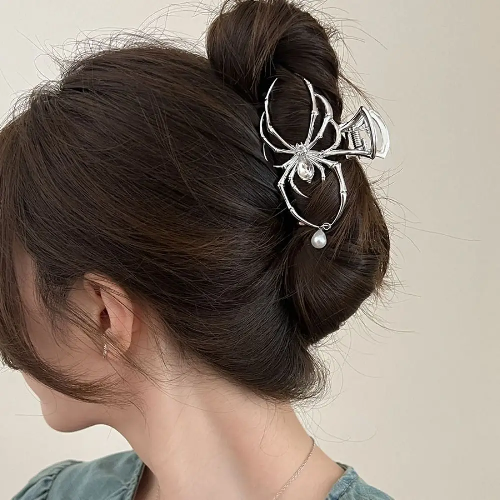 Creative Hollow Spider Hair Claw Pearl rhinestone Large Shark Clip Korean Style Headwear Metal Hair Claw Party - view 3