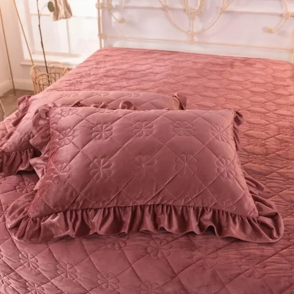 Svetanya Nordic Pink Quilting Bedsheet Crystal Velvet Bedlinens Coverlet 3pcs Bedspread Set Pillowcases